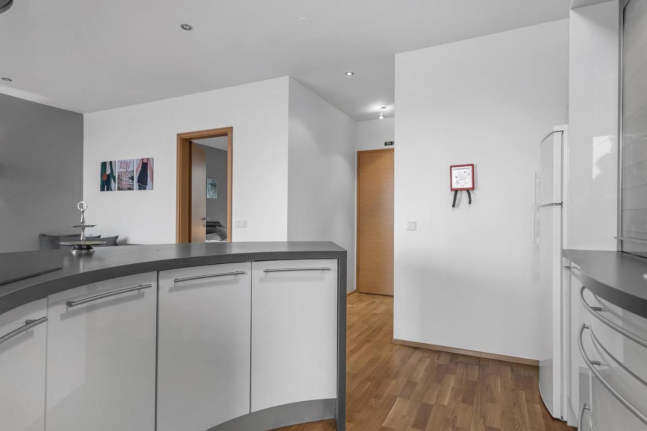 Sunny Apartment - By The Sea In City Center Reykjavík Dış mekan fotoğraf